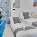 בית אירוח Piazza Unita 15 Min Walk - Design, Netflix E Wifi